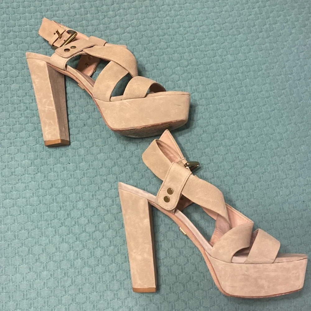 Pour La Victoire Nealla Nubuck Leather Platform Heel